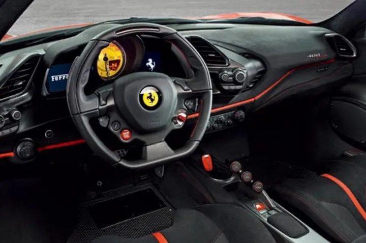 Ferrari 488 Pista interni