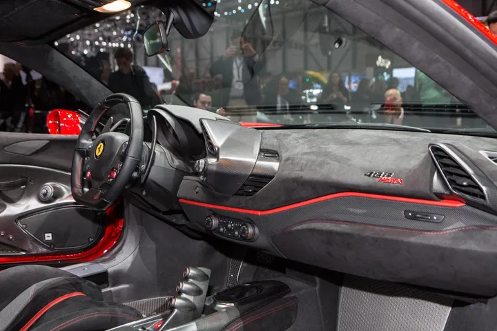  Alcantara