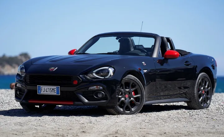 Fiat_124_Spider_