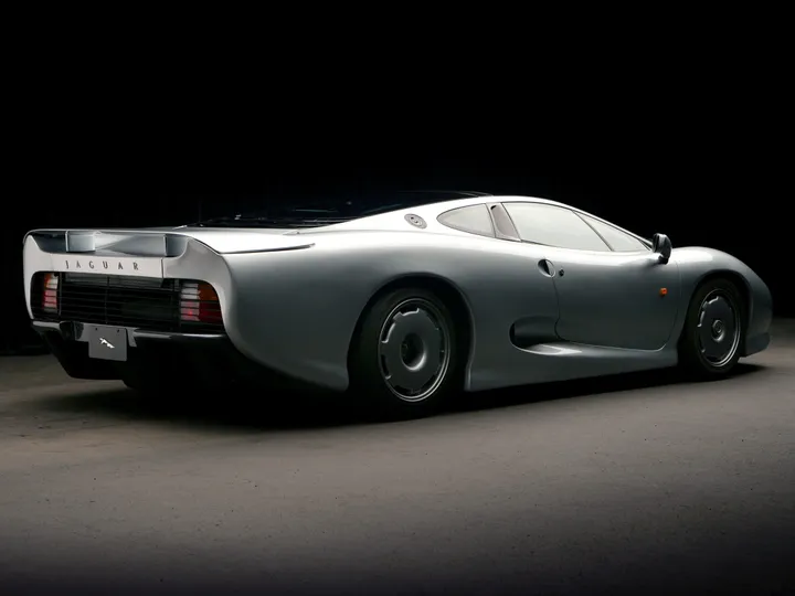 Jaguar XJ220