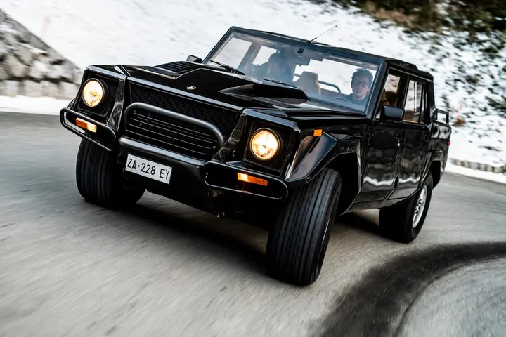 Lamborghini LM002