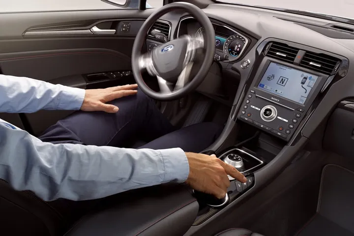 interni ford mondeo 2019