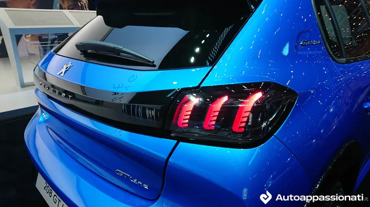  nuova peugeot 208