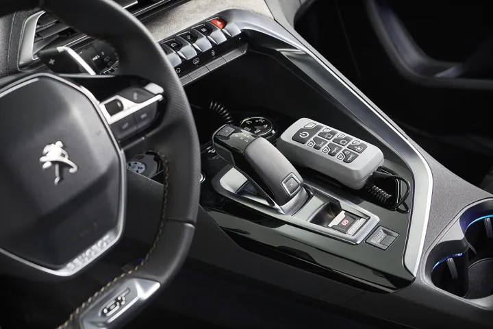 peugeot 3008 consegnate alla guardia di finanza 15