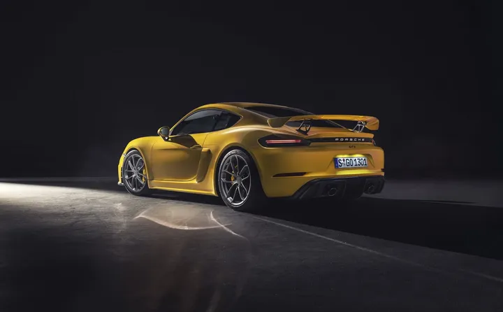  718 Cayman GT4 