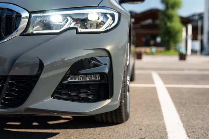 BMW Serie 3 Touring 2019 faro anteriore