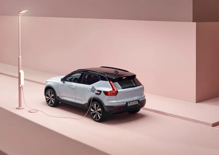 Volvo XC40 elettrica