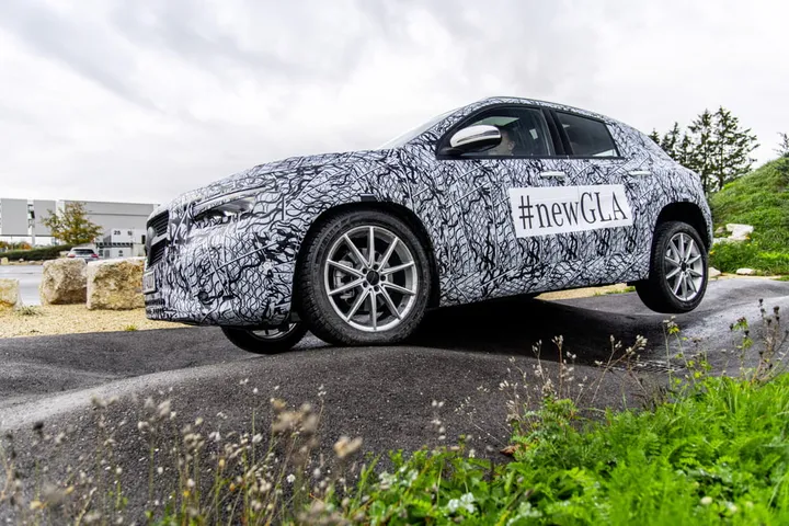 Mercedes GLA 2020 teaser