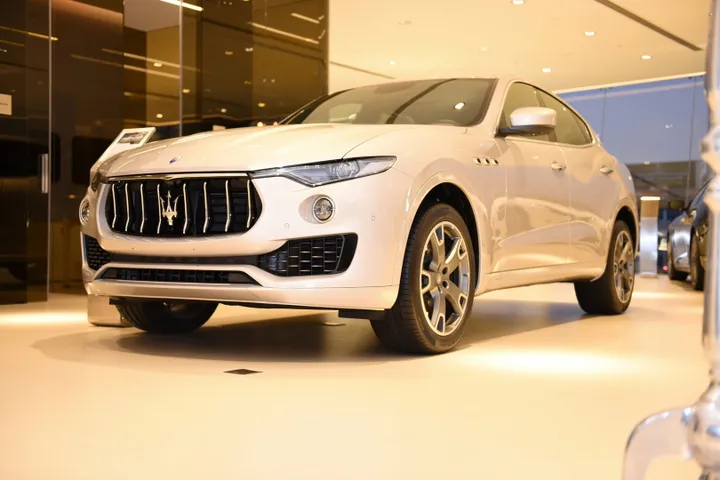 showroom Maserati