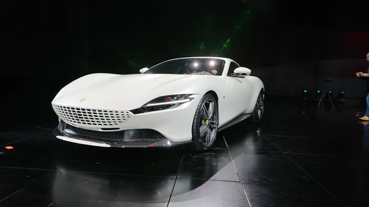 Ferrari Roma bianca LIVE