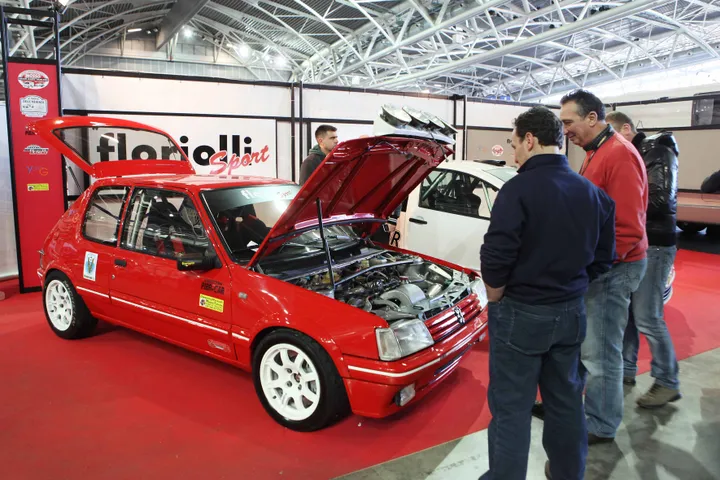 Automotoretrò 2020 Peugeot 205 GTI