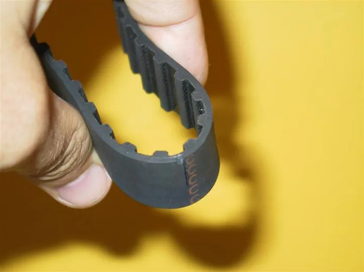 cinghia di distribuzione usurata