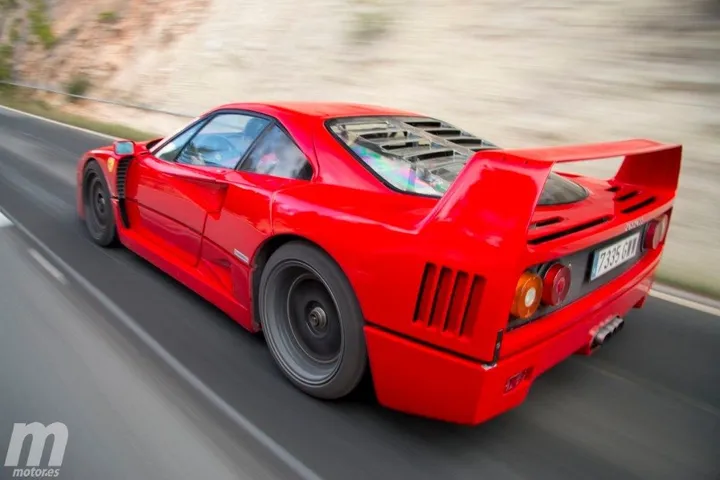 Ferrari F40 prova