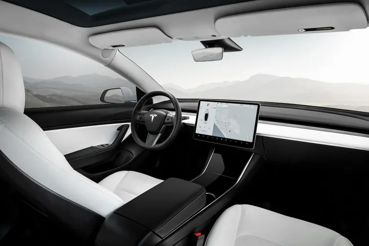 interni tesla model 3
