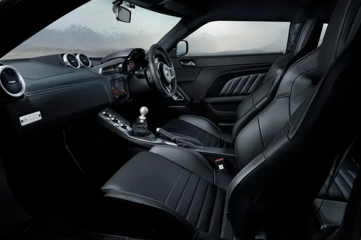 interni evora gt410
