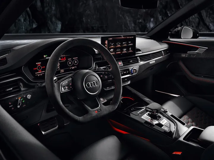 Audi RS 4 Avant 2020 interni