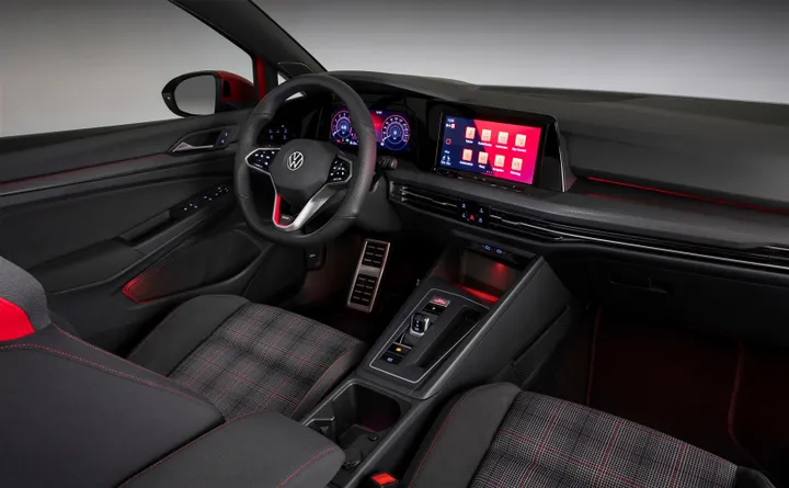 Volkswagen Golf GTI 8 2020 interni