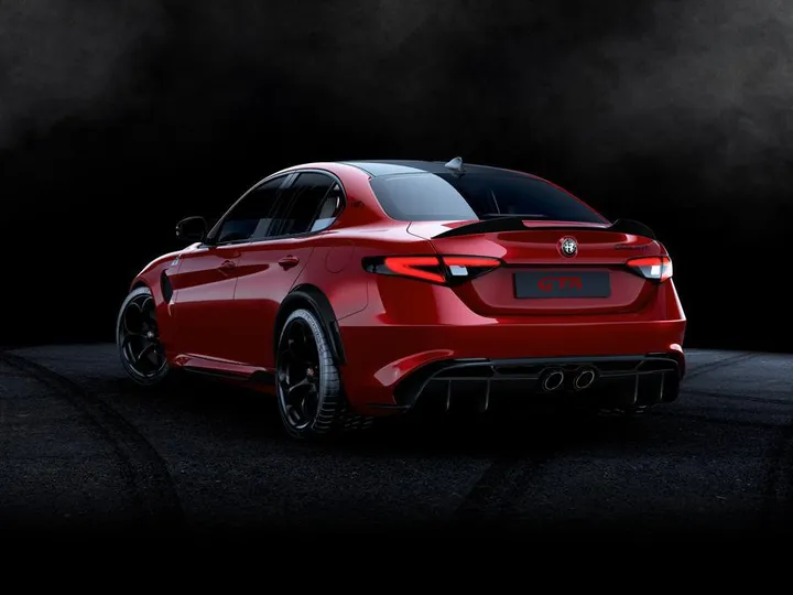 Alfa Romeo Giulia GTA posteriore