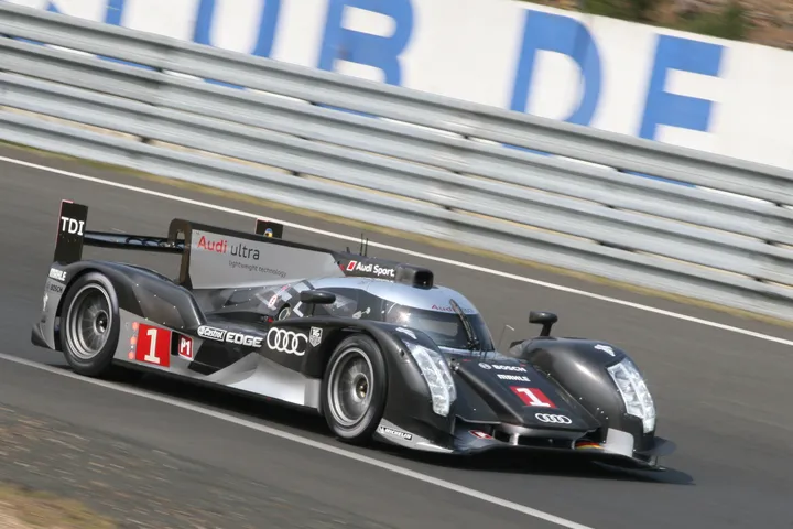 Audi R18