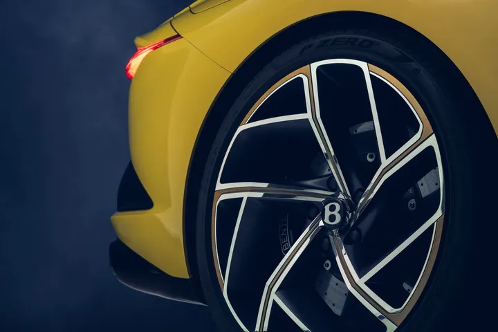 Bentley Bacalar cerchi 22 pollici