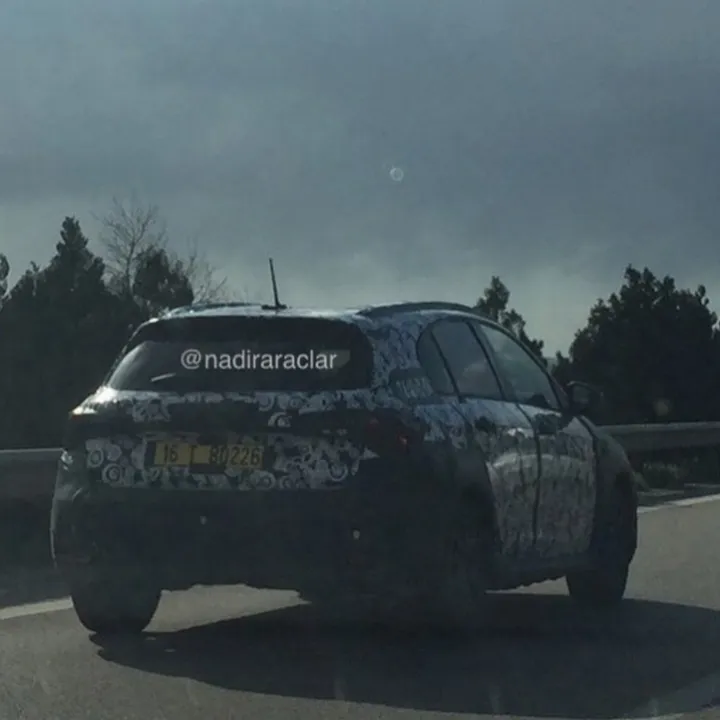SPY | Fiat Tipo Cross restyling