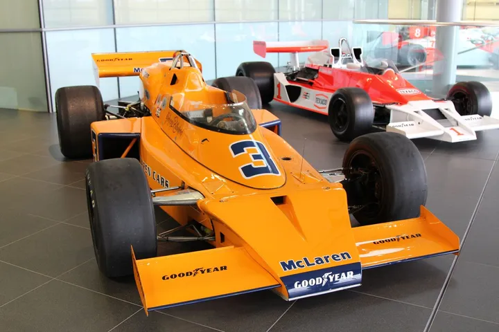 museo mclaren indy car