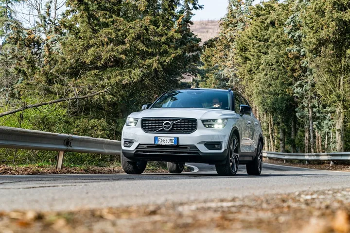 Volvo XC40 Recharge ibrida plug-in