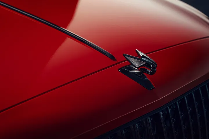 flying spur v8