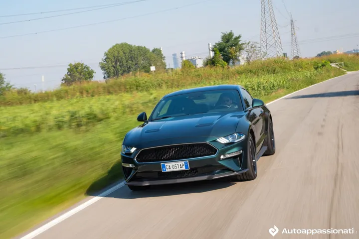 ford mustang bullitt prova su strada