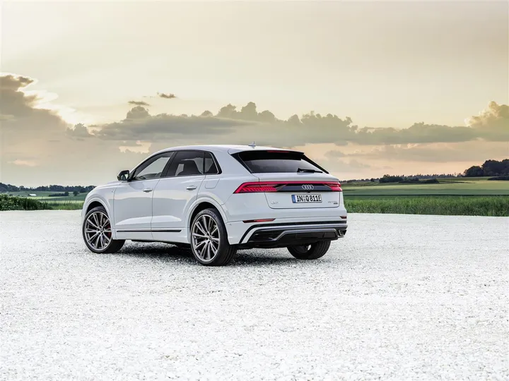 Audi Q8 TFSI e quattro posteriore