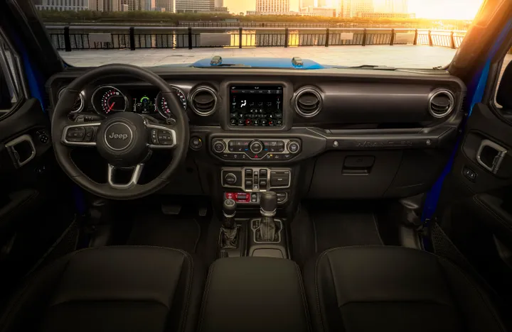 Jeep Wrangler Rubicon 392 interni