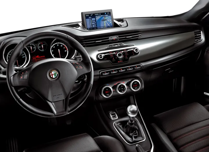 2010 alfa romeo giulietta 02