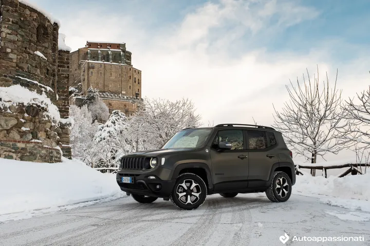 jeep renegade 4xe05 1