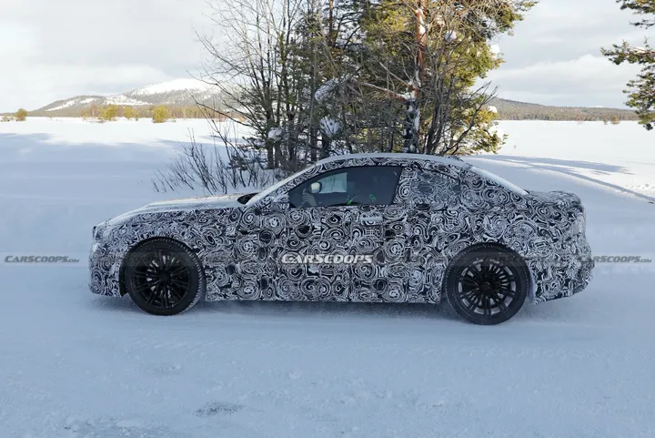 BMW M2 2022 LATERALE