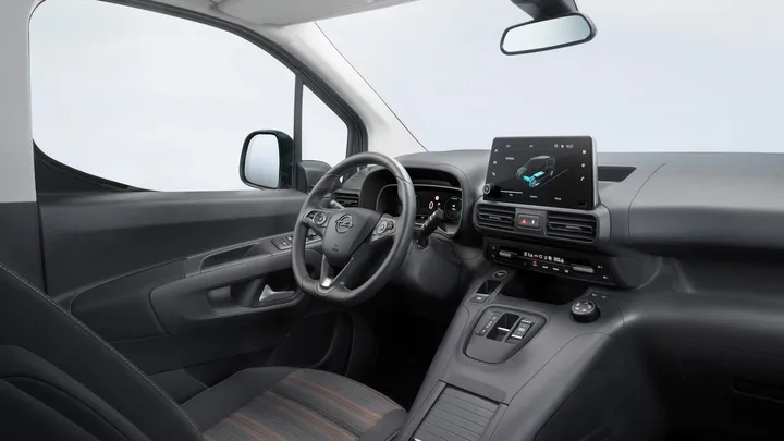 opel combo e life abitacolo