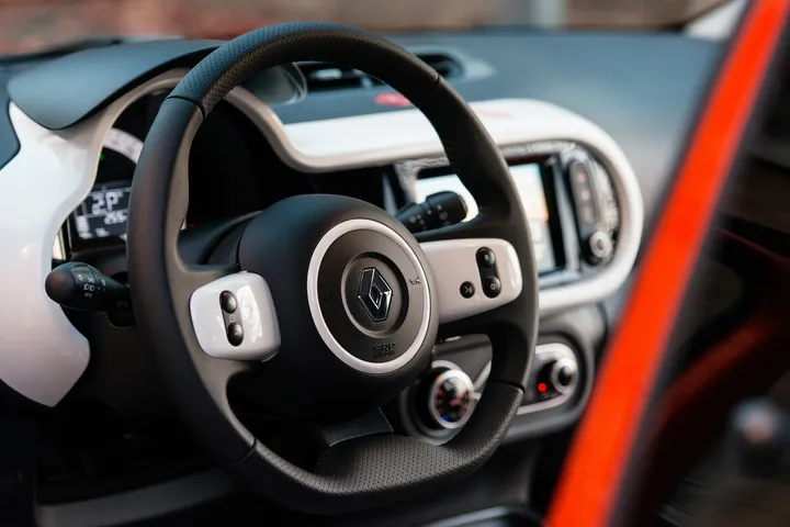 interni Renault Twingo elettrica 2021
