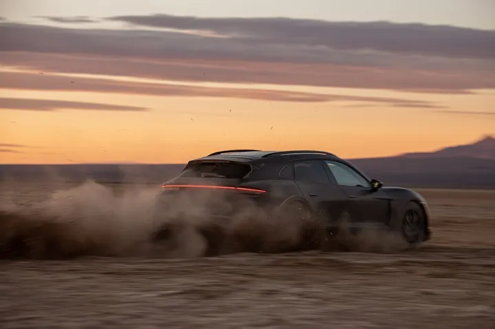 Porsche Taycan Cross Turismo