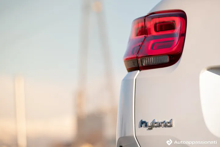 Citroen C5 Aircross Hybrid_double chevron