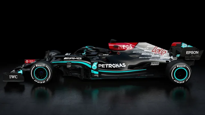 Mercedes W12 by side