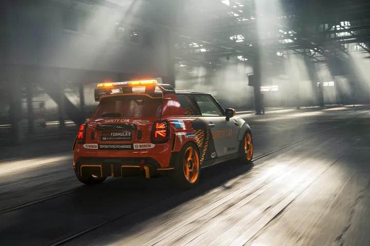 mini electric pacesetter elettrica safety car posteriore