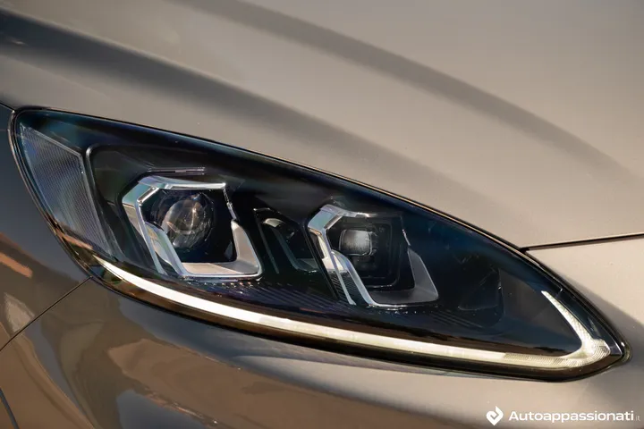 ford kuga hybrid03