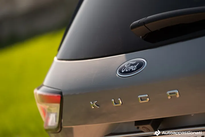 ford kuga hybrid05