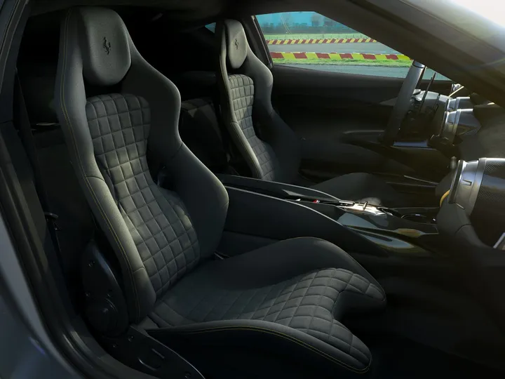 interni ferrari 812 speciale