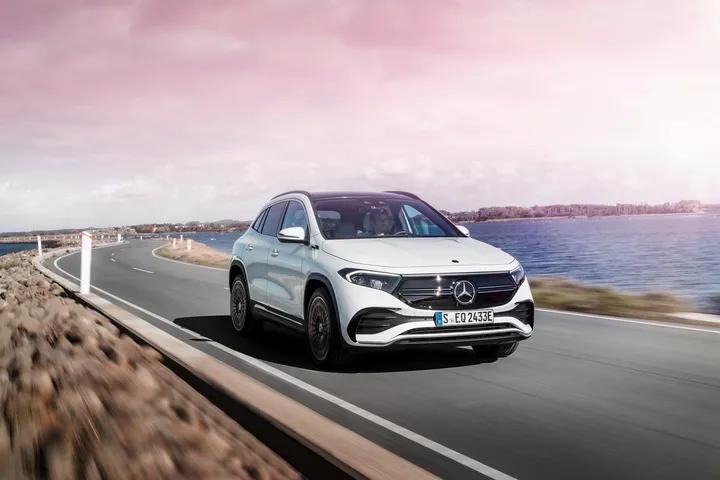Mercedes EQA 2021