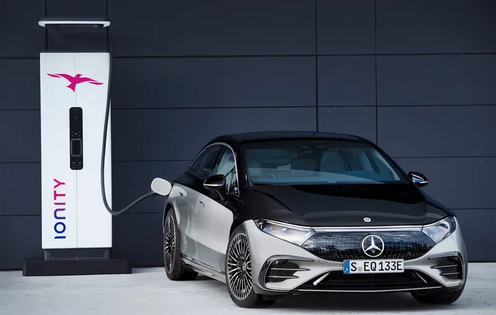 Ricarica Mercedes EQS 2021