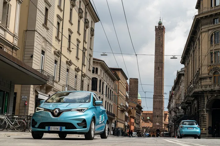 renault zoe car sharing bologna