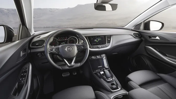 opel grandland x hybrid4 interni