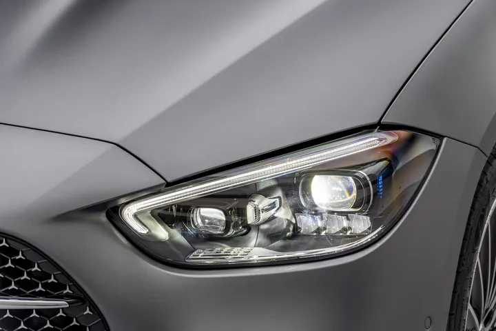 Mercedes benz classe c digital light