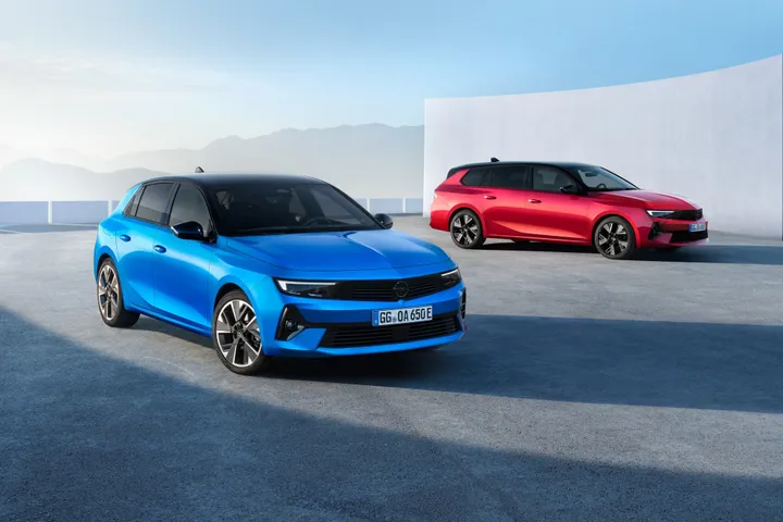 opel astra elettrica