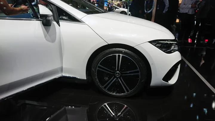 Mercedes EQE dettaglio